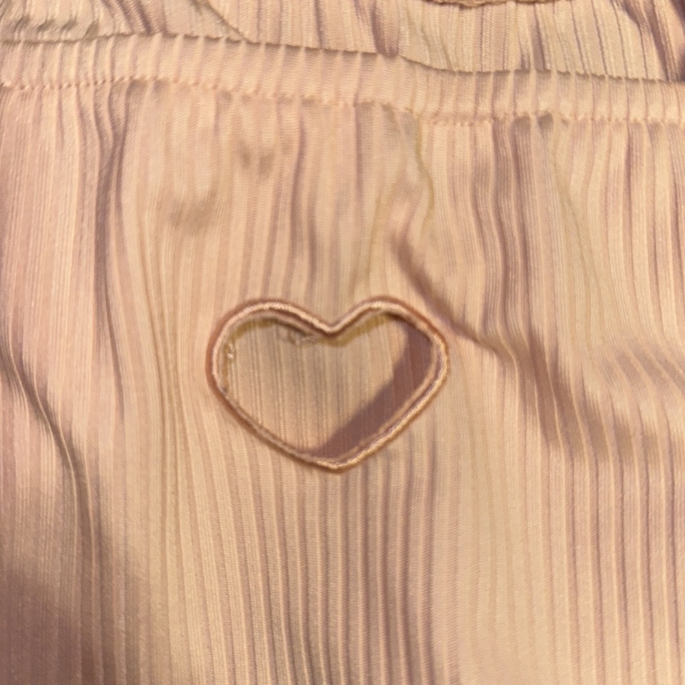 *sold* ROMWE Cropped Heart Shirt - Picture 3 of 5